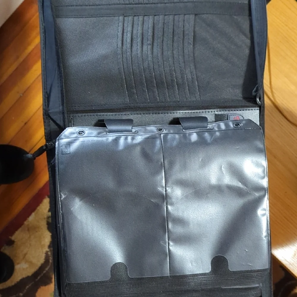 Case Logic Black DVD Case